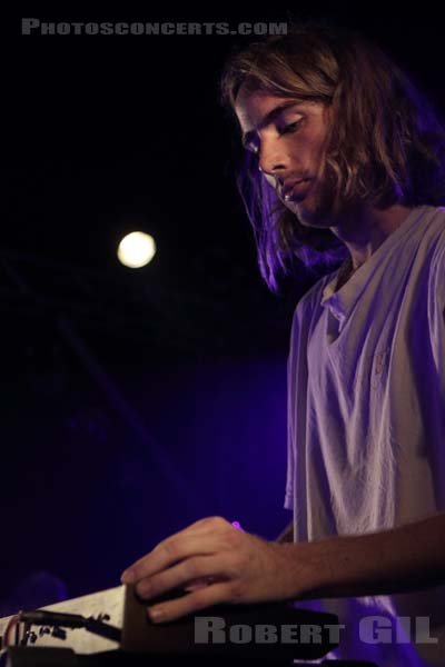 USELESS EATERS - 2015-09-07 - PARIS - Point Ephemere - 